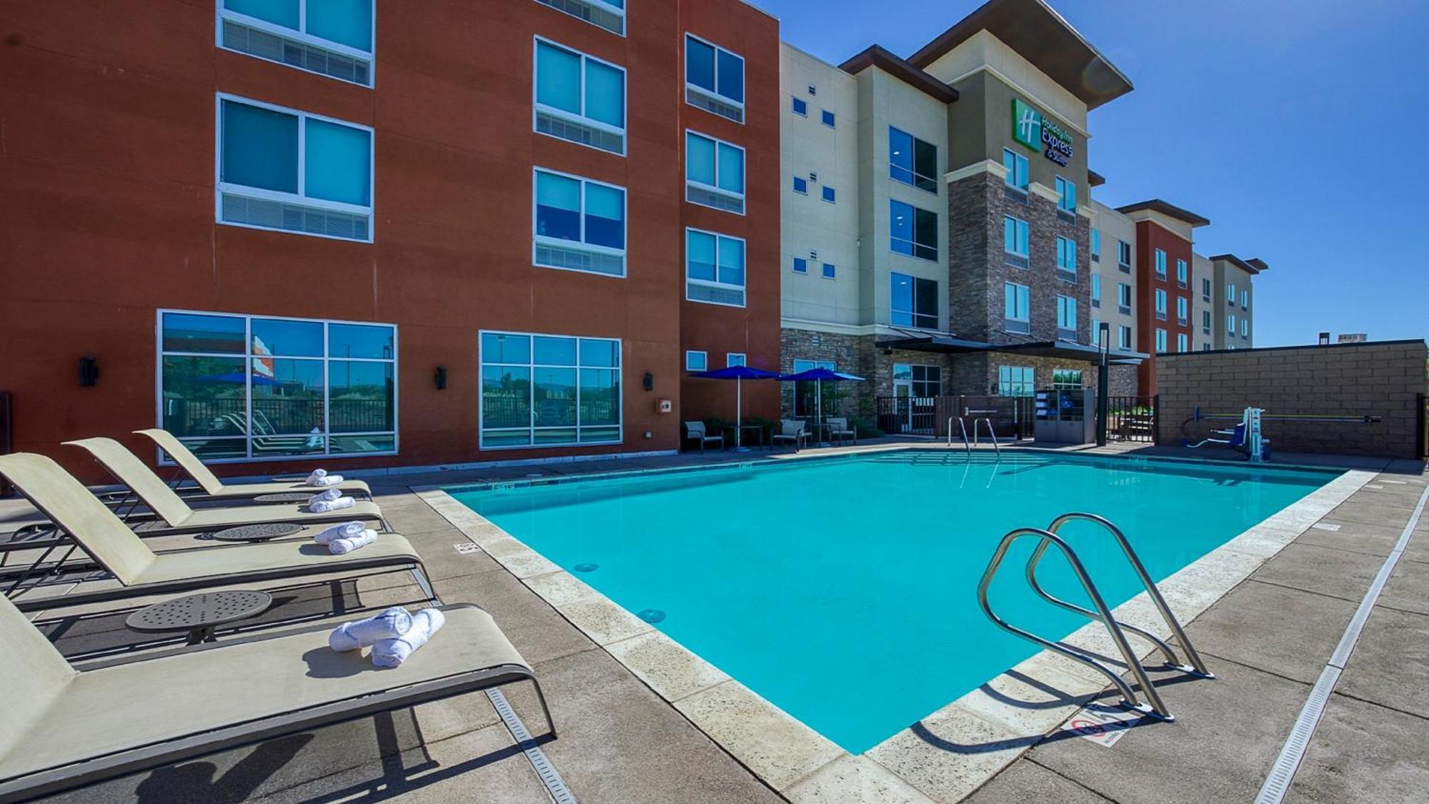 Holiday Inn Express & Suites Ridgecrest - China Lake By Ihg المظهر الخارجي الصورة